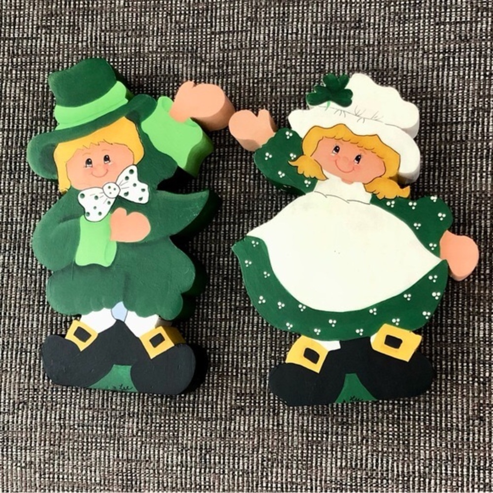 Pre-owned Wooden Irish Lad & Lassie